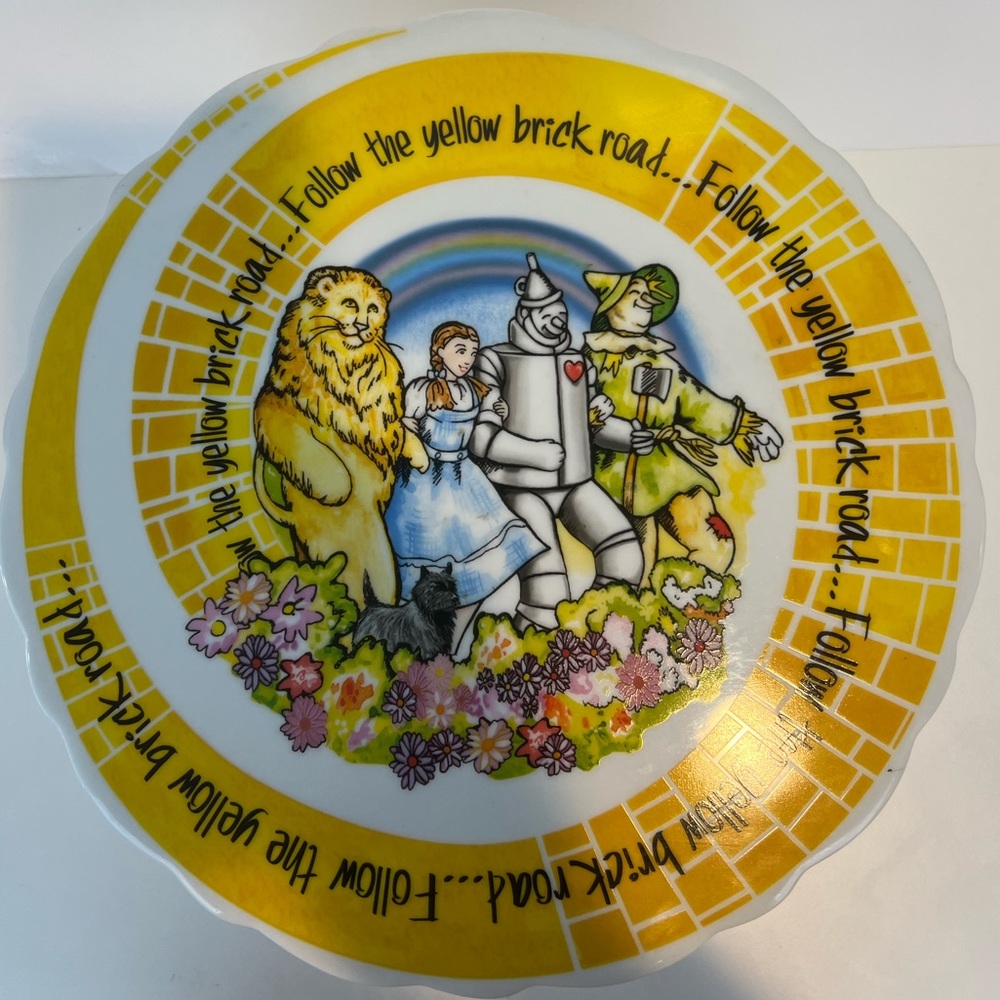 Cardew Design Wizard of Oz cake stand